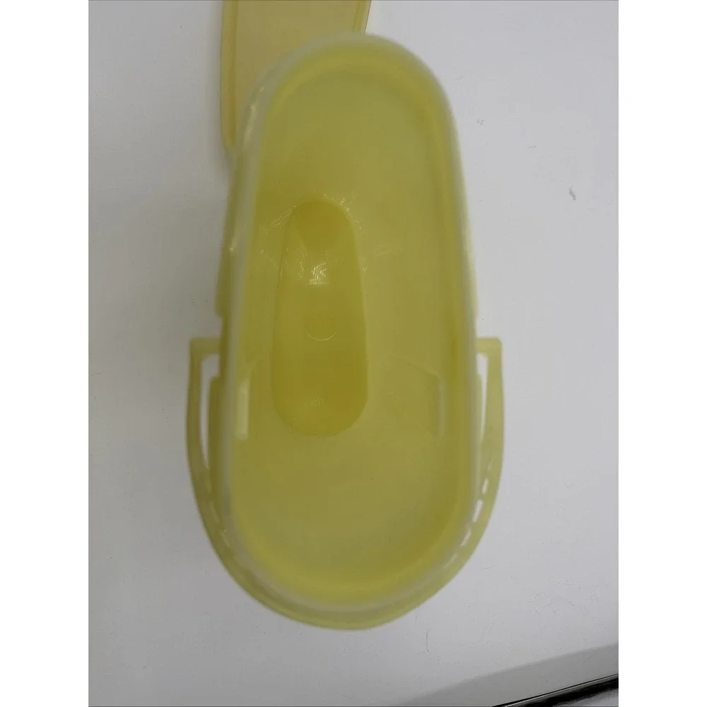 Vtg Tupperware Yellow Slim‎ Pitcher Beverage Container with Handle and Spout Lid